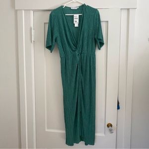 Holiday Party Ready All in Favor Antique Green dress size L